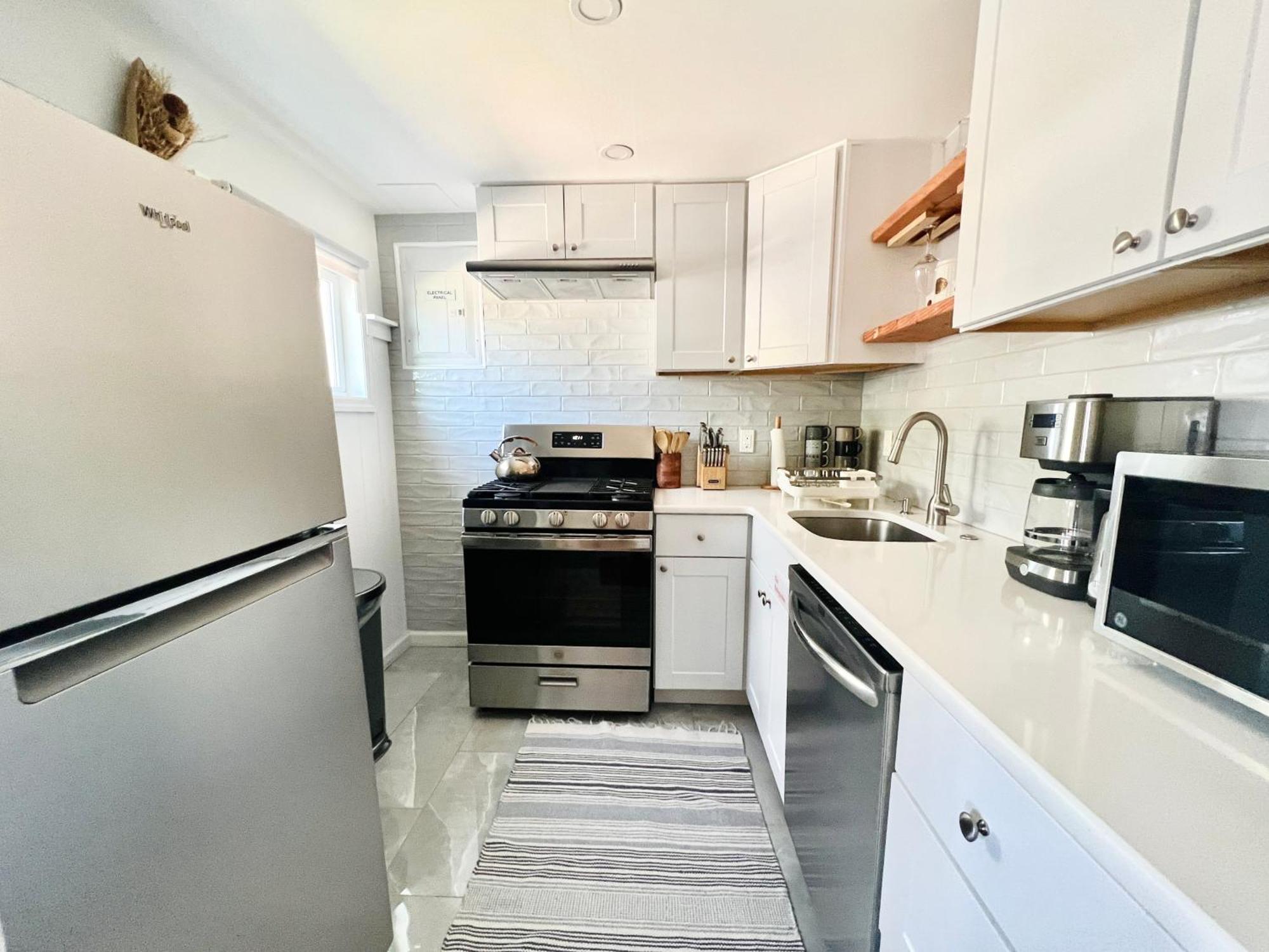 Ultra Modern - Entire 3 Bedroom Apartment - 5 Min Walk To The Beach Wildwood Eksteriør bilde